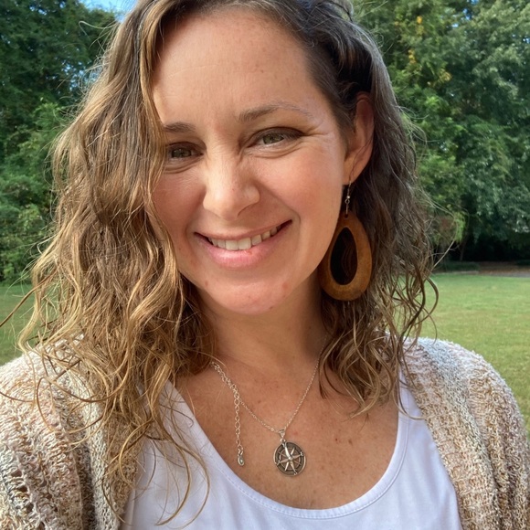 Meet your Posher, Kacy - Picture 1 of 1